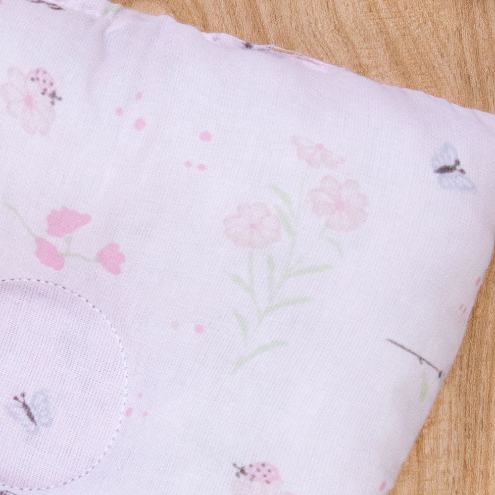 TRAVESSEIRO ANATÔMICO ESTAMPADINHO PARA BEBÊ FLORAL ROSA CLARO