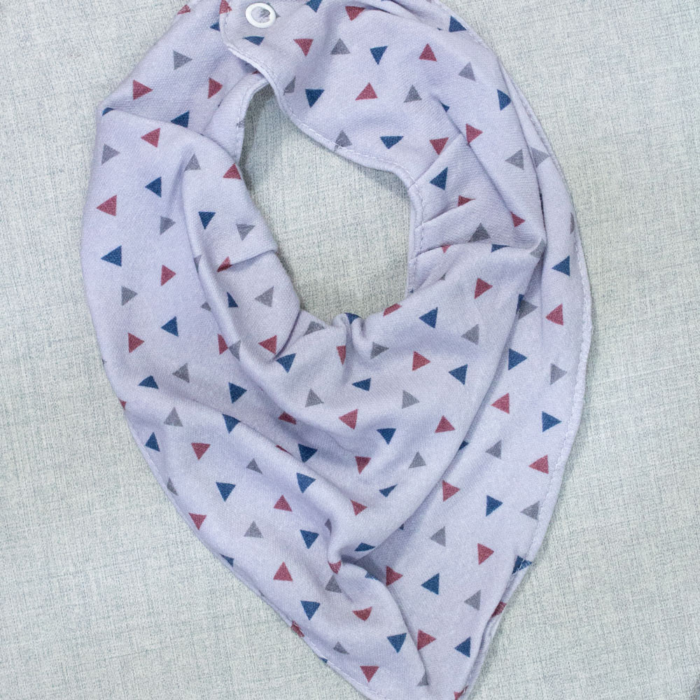 Babador Bandana para Bebês Cinza Triangulinhos Coloridos