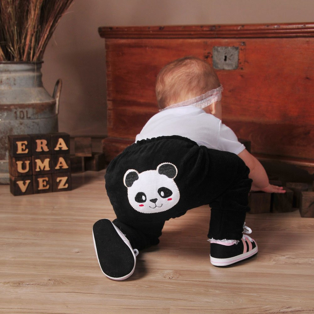CALÇA PLUSH PARA BEBÊ COM PÉ REVERSÍVEL BUMBUM BORDADO PANDA PRETO