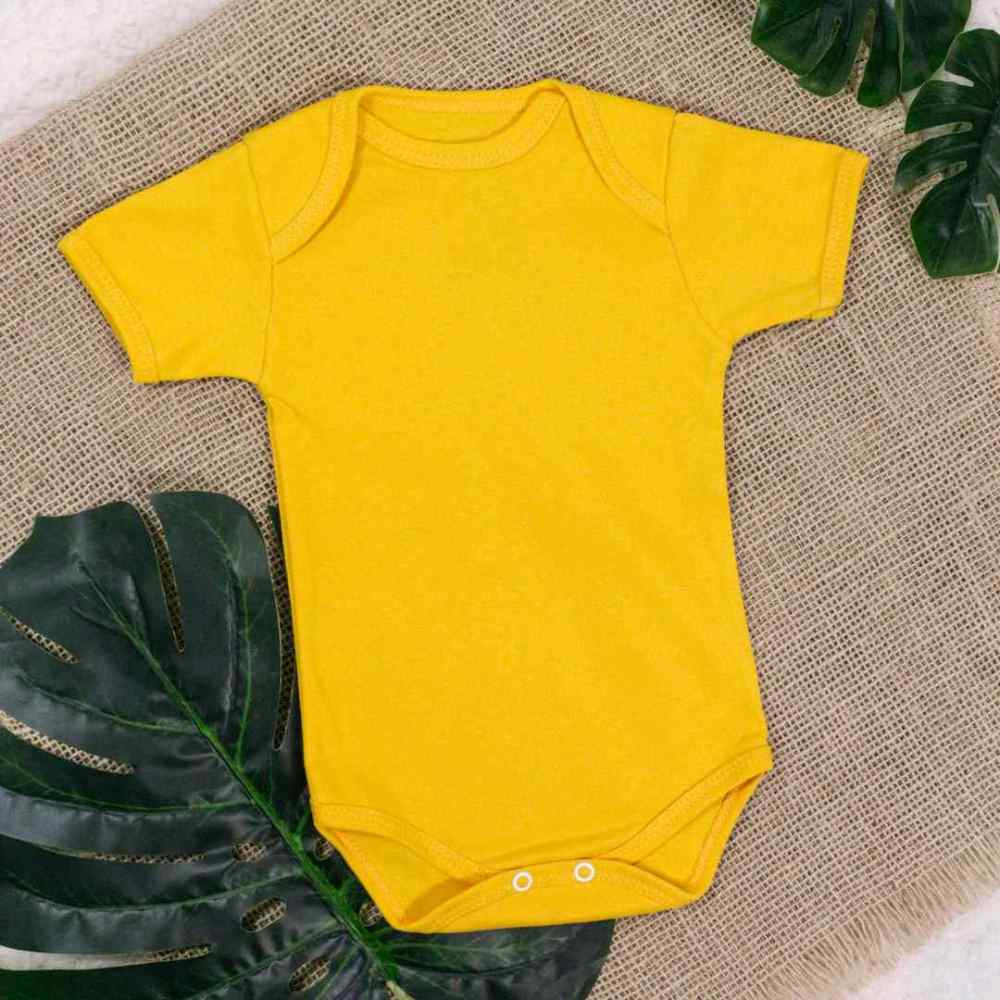 BODY MANGA CURTA EM SUEDINE BÁSICO PARA BEBÊ AMARELO CANÁRIO