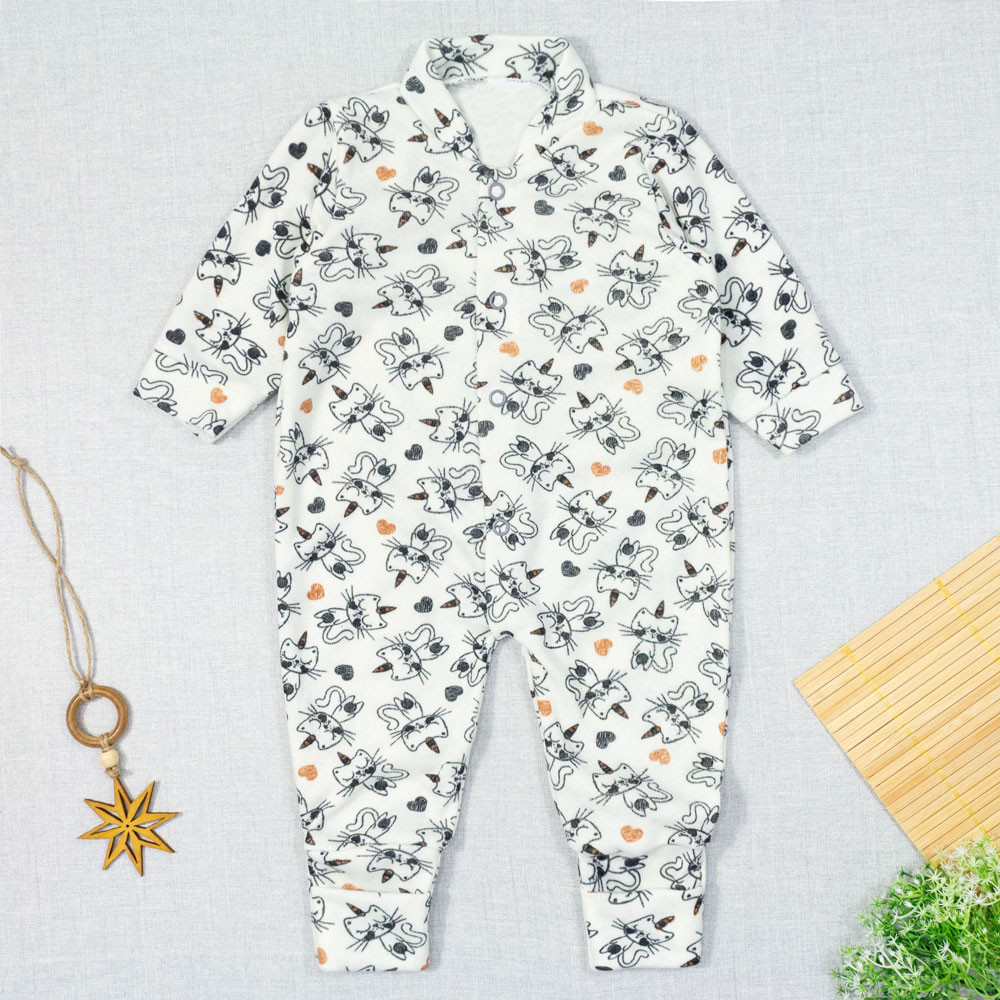 MACACÃO PARA BEBÊ LONGO 4 BOTÕES ESTAMPADINHO GATINHA CREME
