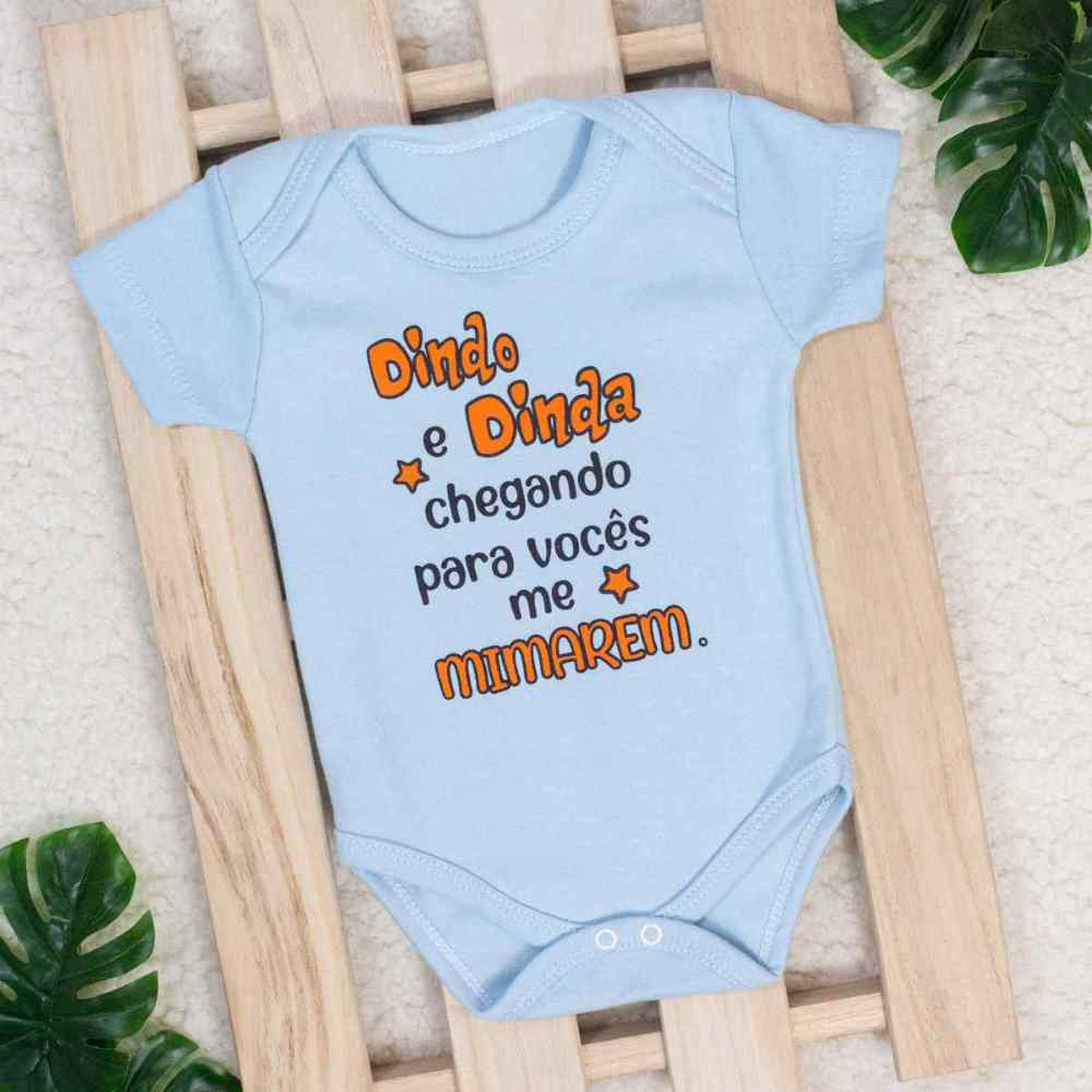 BODY MANGA CURTA PARA BEBÊ EM SUEDINE DINDO E DINDA AZUL CLARO