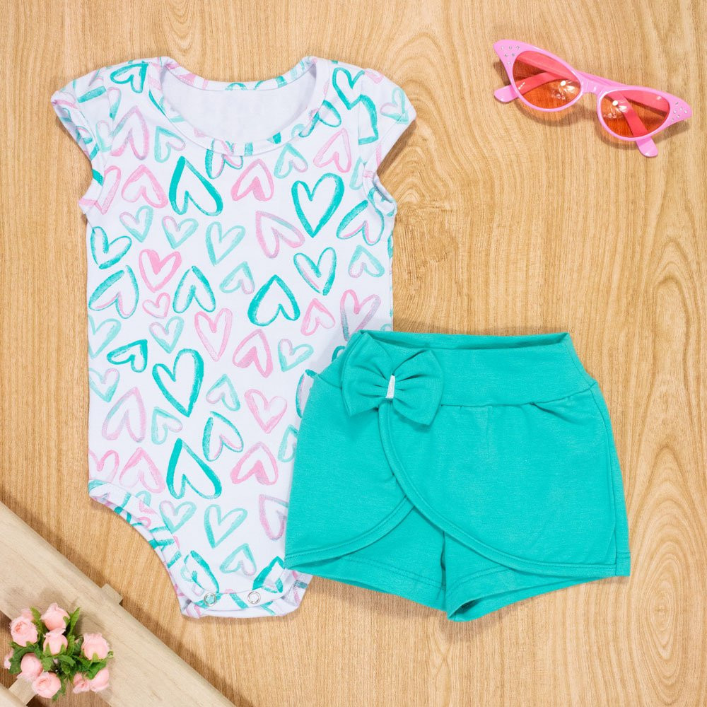 CONJUNTO PARA BEBÊ BODY E SHORTS COTTON CORAÇÃO BRANCO