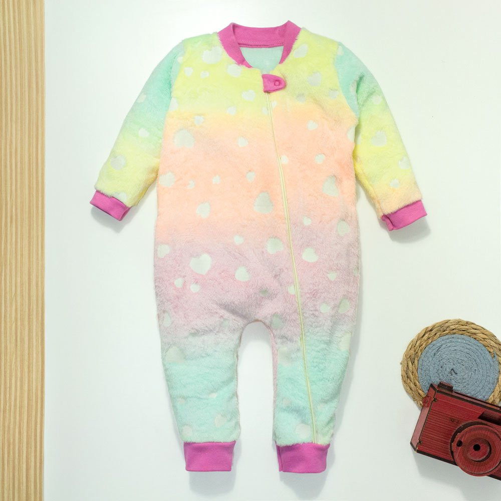 MACACÃO INFANTIL FLEECE ATÉ 24 MESES CORAÇÃO BRILHA NO ESCURO CANDY COLOR