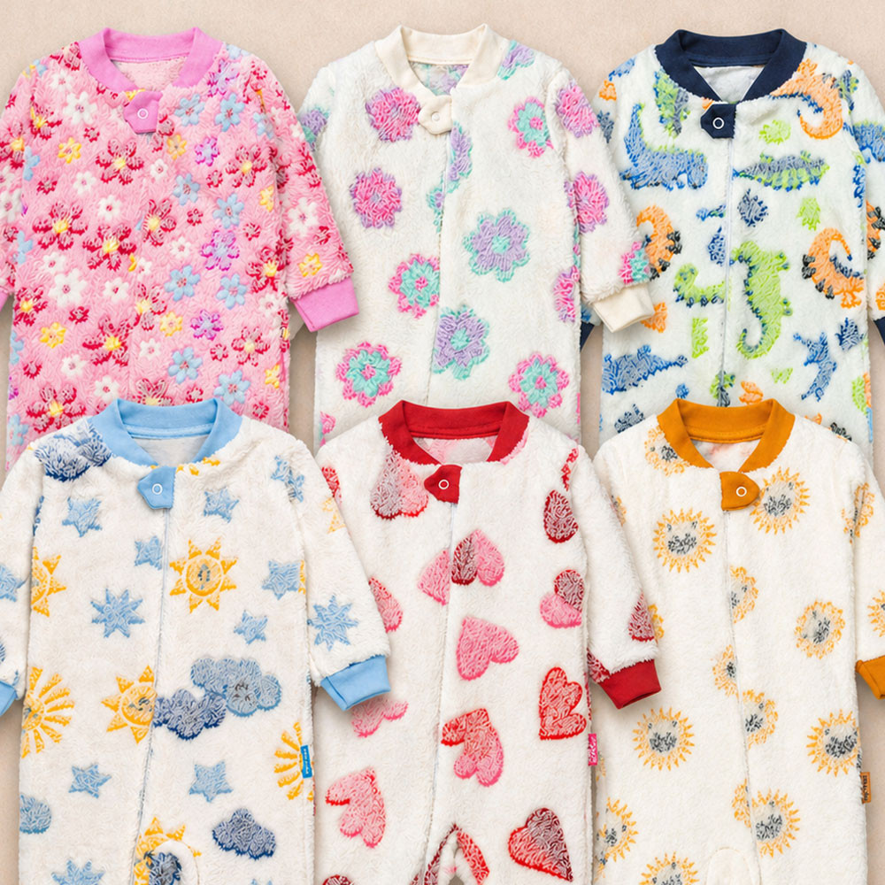 Macacão Fleece Bebê Zíper Solinha Antiderrapante Estampado Corações 0 a 12 Meses