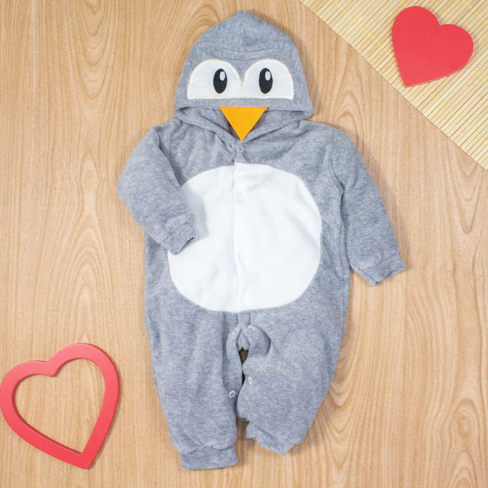 MACACÃO LONGO EM PLUSH PARA BEBÊ CAPUZ BORDADO PINGUIM MESCLA