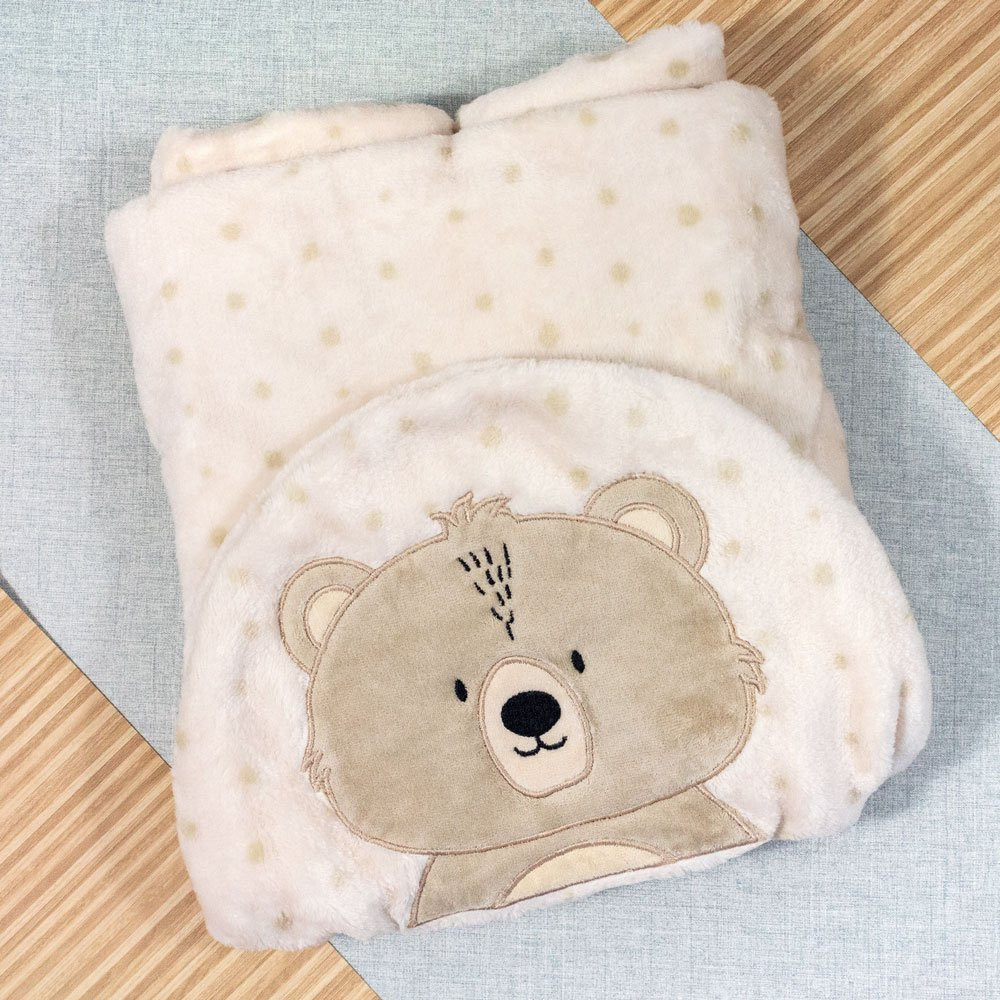 COBERTOR MICROFIBRA PARA BEBÊ COM CAPUZ BORDADO URSO BEGE