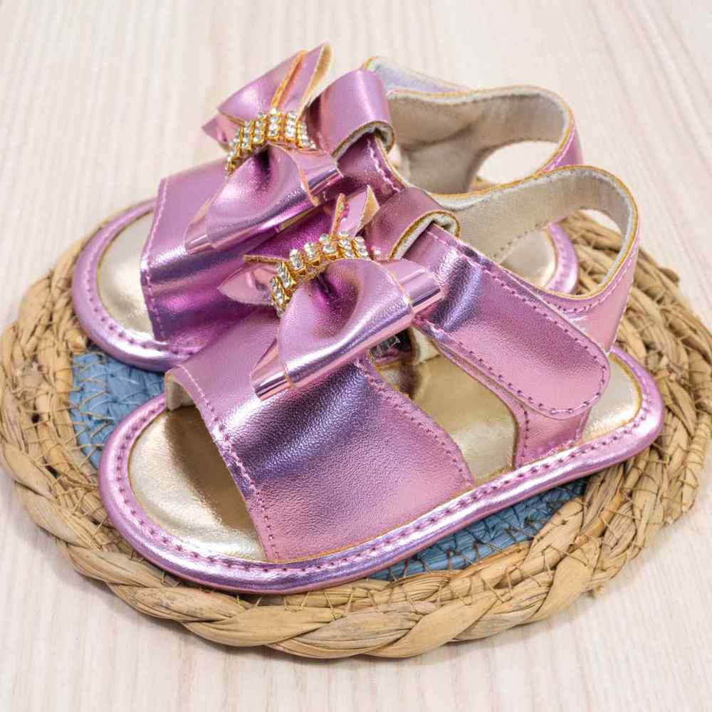 SANDÁLIA COM VELCRO PARA BEBÊ MENINA FLORIDO LAÇO STRASS LILÁS