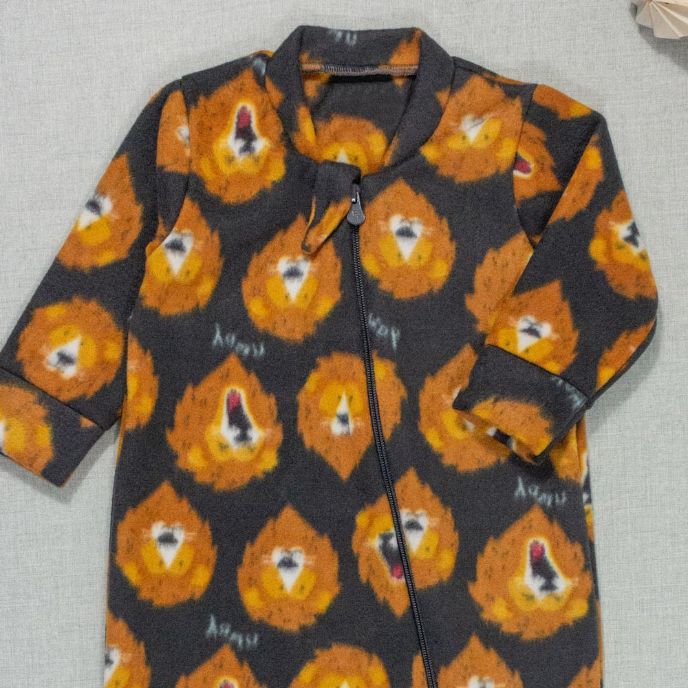 Macacão para Bebê de Zíper em Soft Leão Chumbo