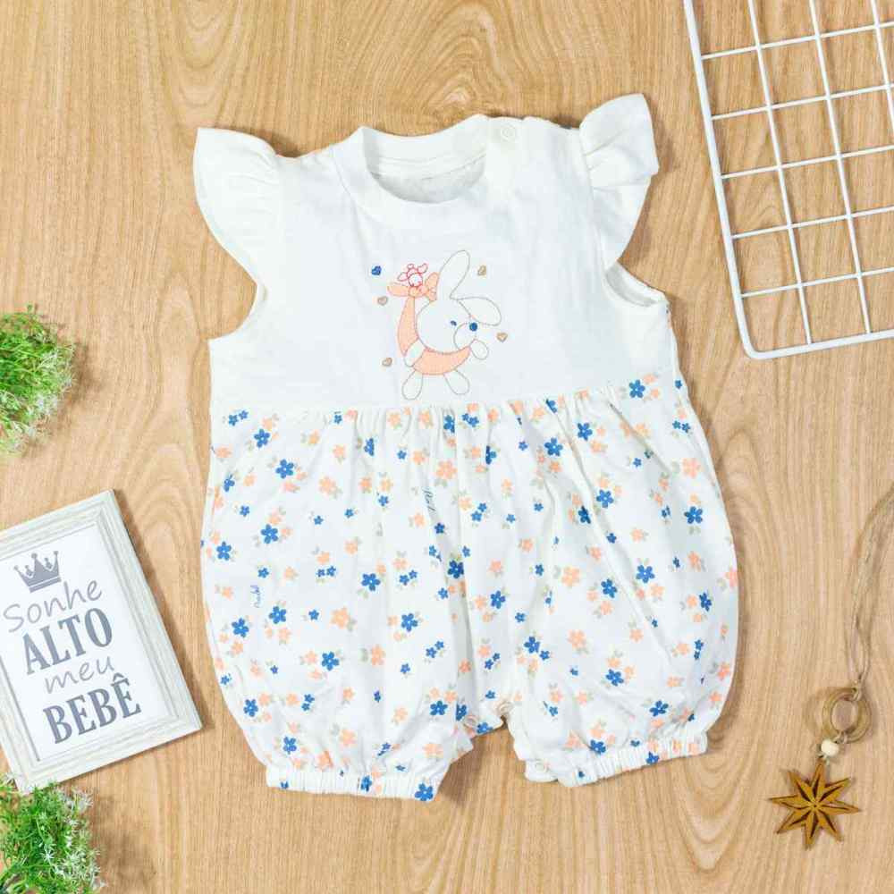 MACACÃO PARA BEBÊ CURTO BORDADO E ESTAMPADO FLORZINHAS CREME