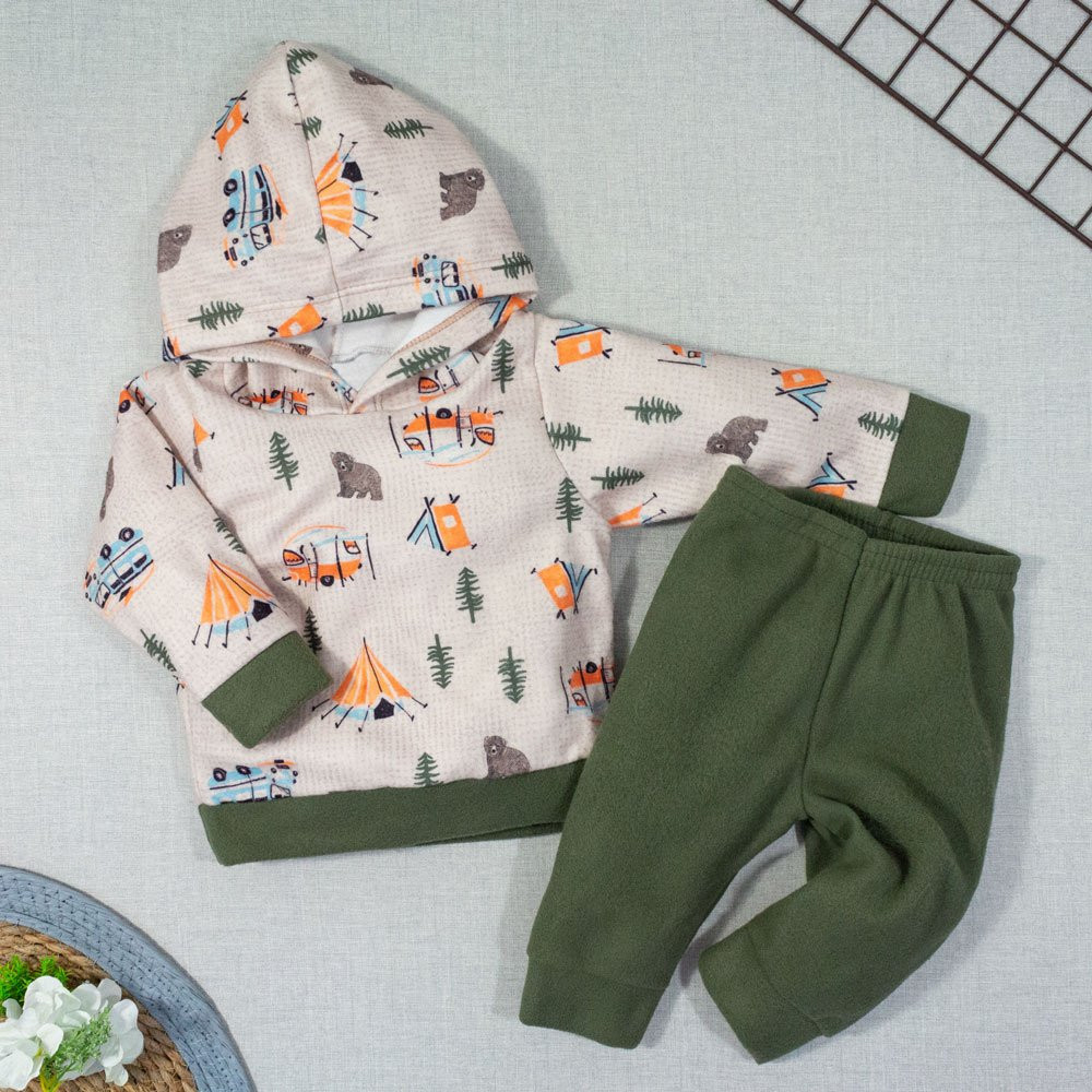 CONJUNTO PARA BEBÊ SOFT COM CAPUZ ESTAMPADO CAMPING VERDE