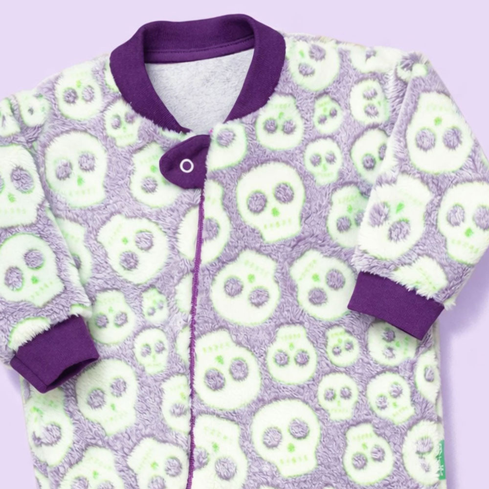 Macacão Longo Bebê Pelúcia com Zíper Frontal Roxo Caveira Era Uma Vez