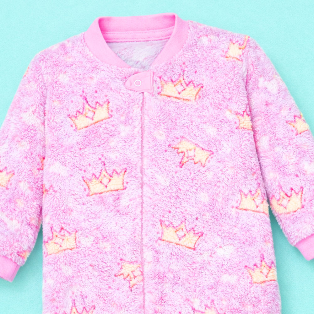 Macacão Infantil Peluciado Quentinho Brilha no Escuro e Pé Antiderrapante Rosa Coroa