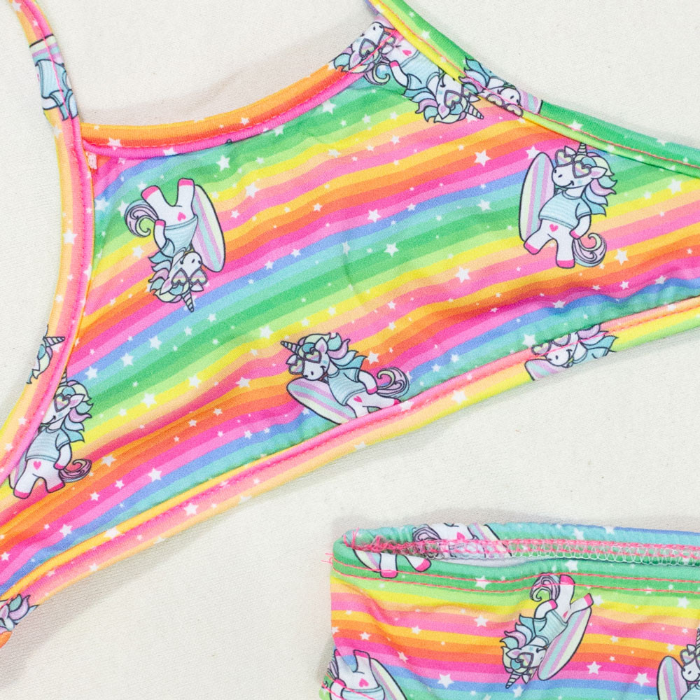 Biquíni Infantil Arco-Íris com Unicornio de Prancha Encanto