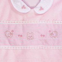 MACACÃO LONGO EM PLUSH PARA BEBÊ MENINA BORDADO FLORZINHAS ROSA CLARO