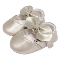 SAPATILHA COM VELCRO PARA BEBÊ LAÇO E PINGENTE DOURADO