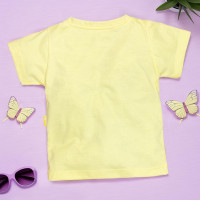 Camiseta Baby Bear Menina: Elegância Amarela em Tons Suaves