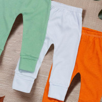 KIT CALÇA PARA BEBÊ NEUTRO OFF COM PÉ REVERSÍVEL 3 PÇS BÁSICA