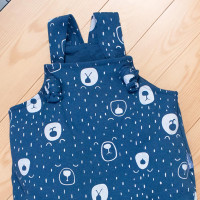 Jardineira para Bebê Longa Minimalista Urso em Azul Escuro