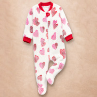 Macacão Fleece Infantil Zíper Solinha Antiderrapante Estampado Corações 12 a 24 Meses