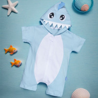 Macacão Infantil Curto Com Capuz Bichinhos Bordado Tubarão Azul Claro