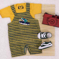 JARDINEIRA COM BODY MANGA CURTA PARA BEBÊ BORDADO TUBARÃO SURF MOSTARDA