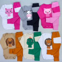 Conjunto Bebê Body Manga Longa Estampa Gatinha e Calça Pé Reversível