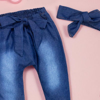 Calça e Faixinha em Jeans Lavagem Escura para Bebê Menina