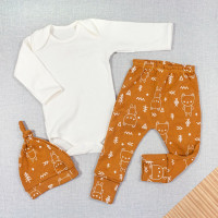 CONJUNTO LONGO COM TOUCA PARA BEBÊ ESTAMPADINHO CREME E CARAMELO