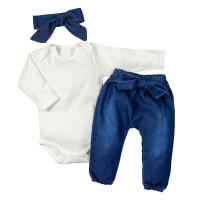 CONJUNTO PARA BEBÊ BODY LONGO E CALÇA JEANS COM FAIXINHA CREME