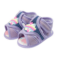 SANDÁLIA COM VELCRO PARA BEBÊ MENINA APLIQUE LOVE LILÁS
