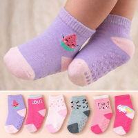 Kit Inverno Bebê 5 Peças - Touca Pantufa 3 Meias Para Menina de 0 a 24 Meses