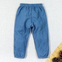 CALÇA PARA BEBÊ EM COTTON JEANS CORDÃO POMPOM AZUL CLARO