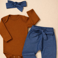 Conjunto Para Bebê Body e Calça Jeans com Faixinha Marrom 
