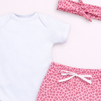 Conjunto Bebê Menina Look 3 Peças Body, Shorts e Faixinha Estampadinho Oncinha Rosa