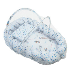 KIT NINHO TRANÇA COM MOSQUITEIRO E TRAVESSEIRO BEBÊ ESTAMPADINHO VEÍCULOS AZUL CLARO